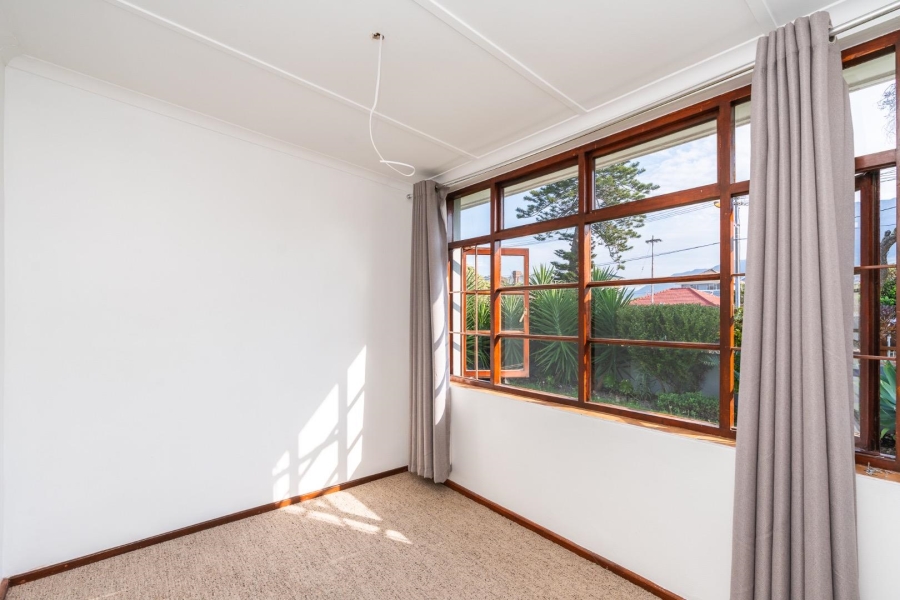 To Let 4 Bedroom Property for Rent in Mowbray Western Cape